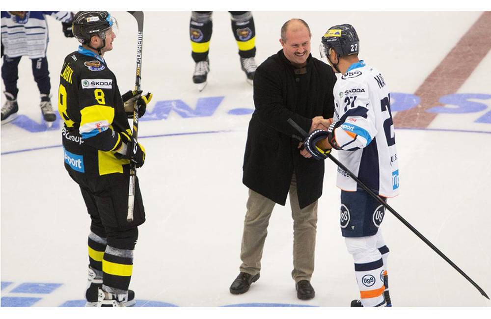 Banskobystrický župan vhadzoval buly na hokeji v Detve, Lintner to označil za politické zneužitie