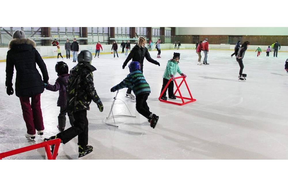 Foto: Na Zimnom štadióne v Banskej Bystrici sa budete môcť korčuľovať už aj v nedeľu