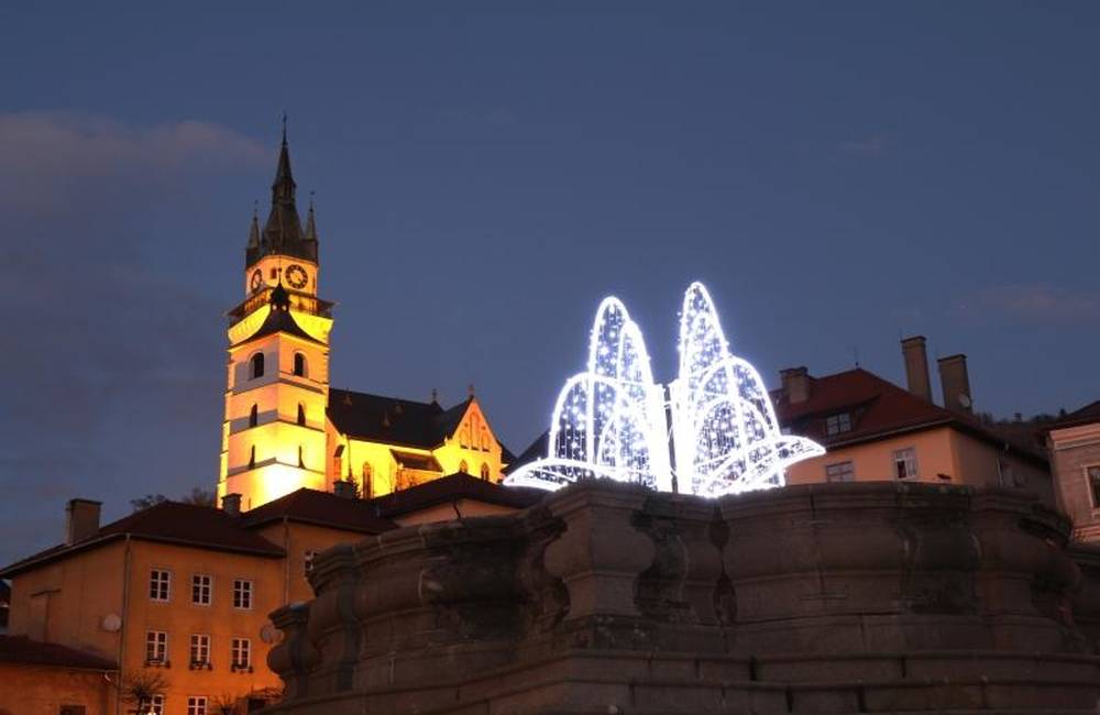 Foto: V Kremnici na Kutnohorskej ulici pribudne nová vianočná výzdoba
