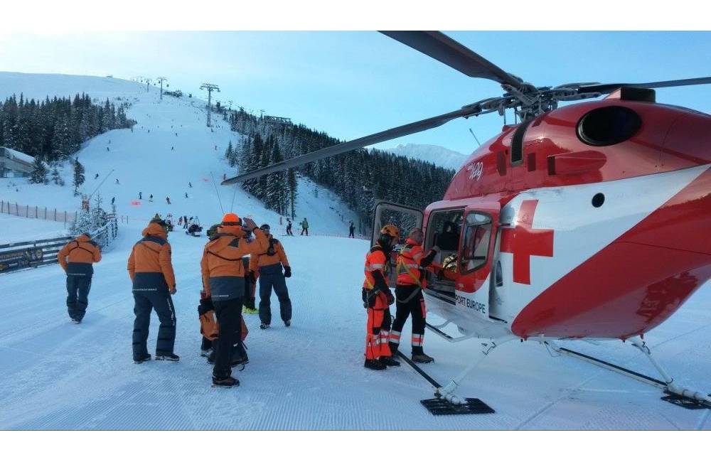 Vážne pády lyžiarov v Nízkych Tatrách si vyžiadali zásahy leteckých záchranárov z Banskej Bystrice