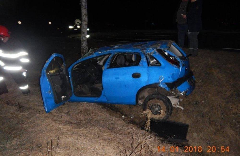 Foto: Opitý vodič nestihol dobrzdiť a narazil do auta pred ním, nafúkal 2,3 promile a prišiel o vodičák