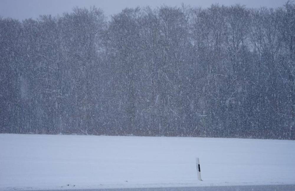 Výrazné mrazy a výdatné snehové zrážky sa v najbližších dňoch očakávajú na strednom Slovensku