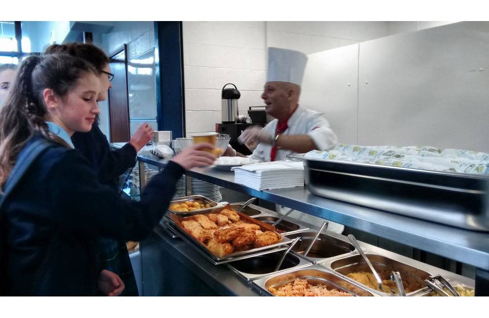Foto: Smer chce od septembra zaviesť bezplatné stravovanie pre žiakov základných škôl