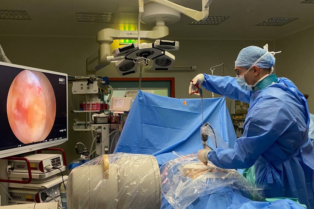 V banskobystrickej nemocnici operujú platničky pomocou novej endoskopickej 4K zostavy
