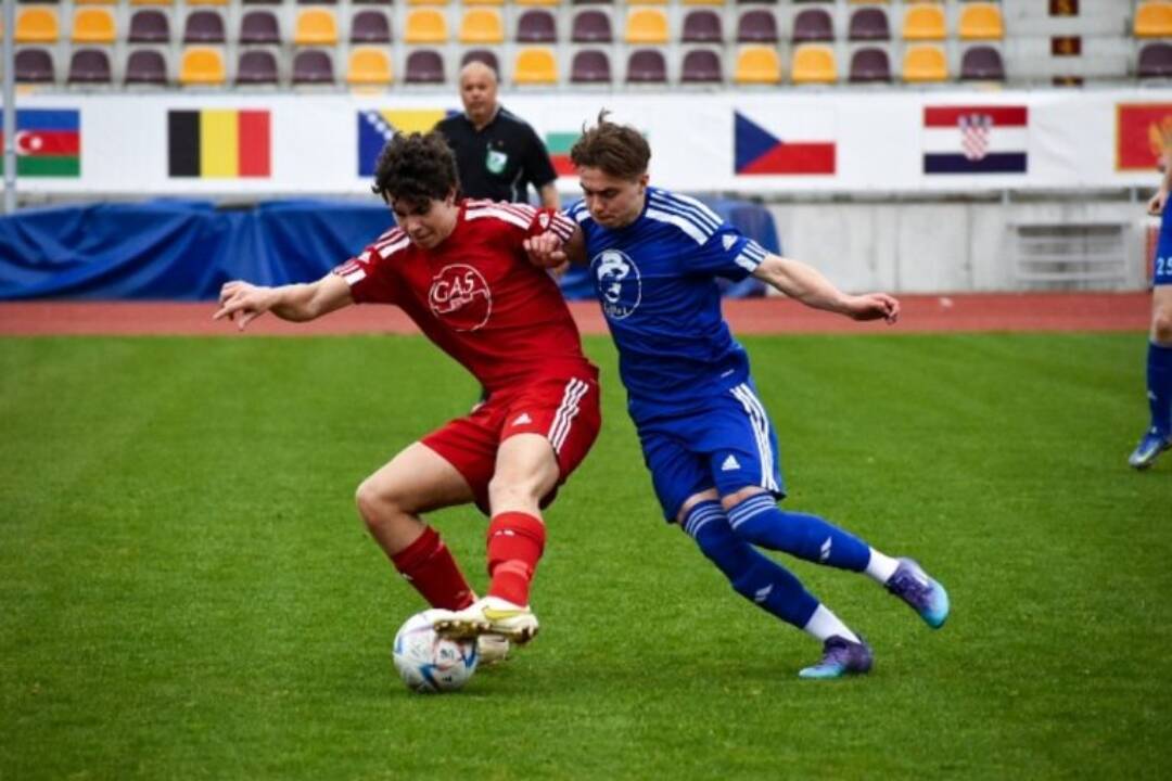 Foto: K banskobystrickým gymnazistom sa pridal aj Hamšík: Futbalové derby podporí detskú nemocnicu