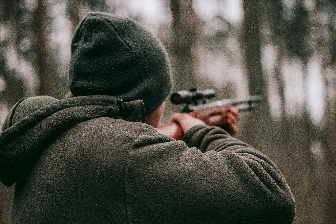Foto: Obviňovanie, nespokojnosť a kritika. V Poltári začal boj poľovníkov o pozemky