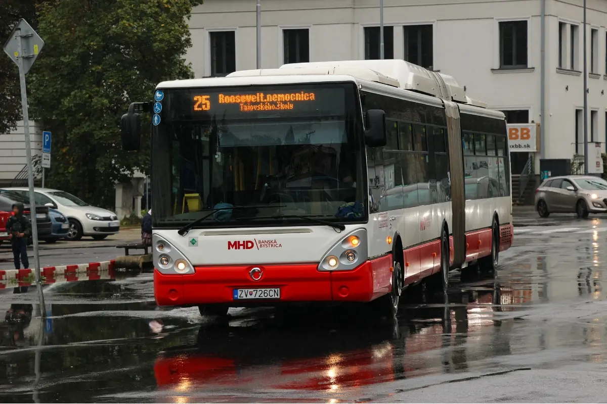 Foto: MHD v Bystrici bude počas sviatkov v obmedzenom režime, niektoré spoje nebudú vôbec premávať 