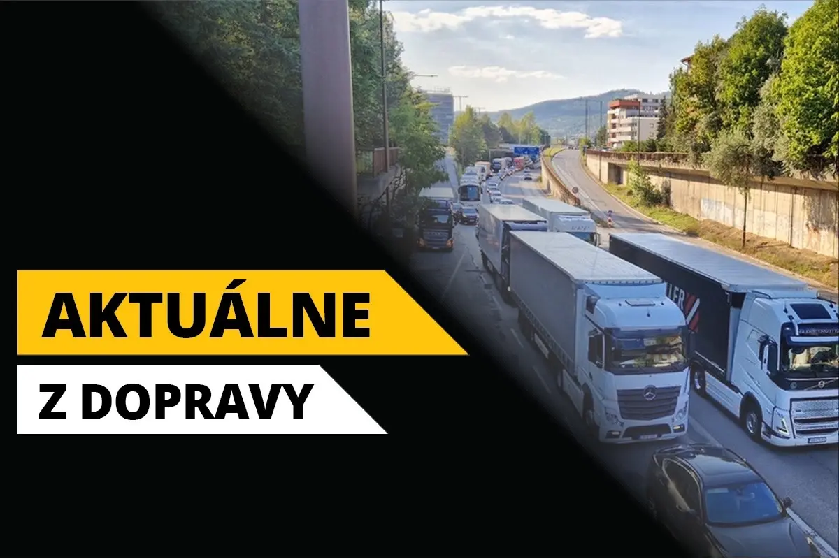 Foto: V smere do Banskej Bystrice si vodiči postoja v kolóne. Predpokladané je desaťminútové zdržanie