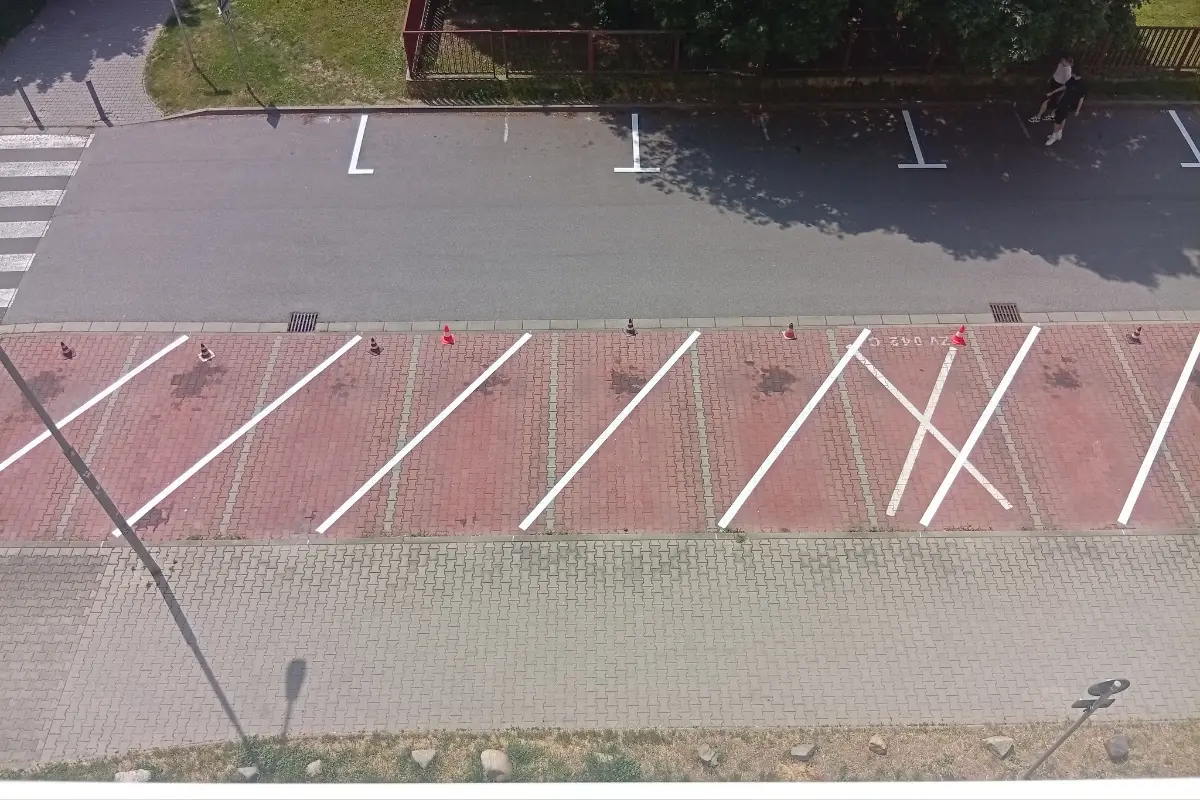 FOTO: Znížili počet parkovacích miest tam, kde ich je najmenej, hnevajú sa Zvolenčania. Na kritiku reaguje primátor