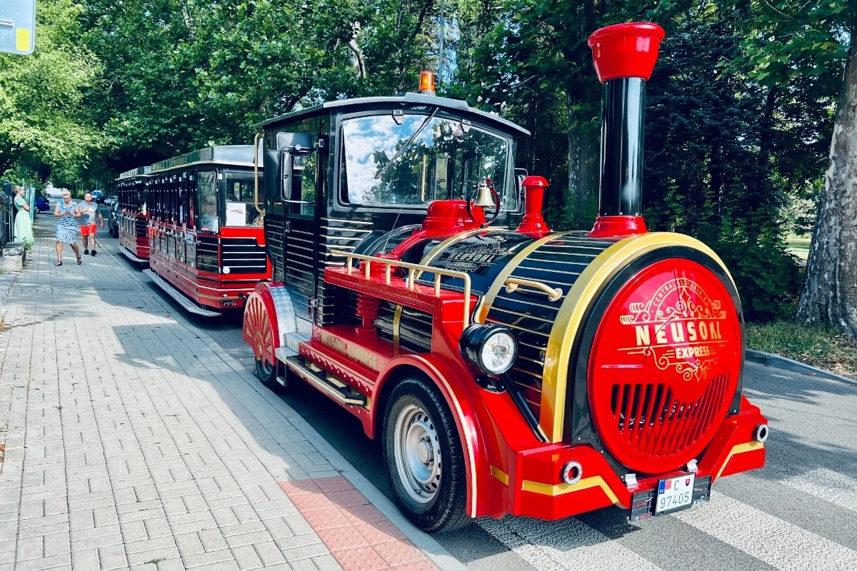 Foto: Prázdninový expres vyráža do ulíc Kremnice. Pozrite sa, kde všade vás odvezie, vodiči by však mali byť opatrnejší