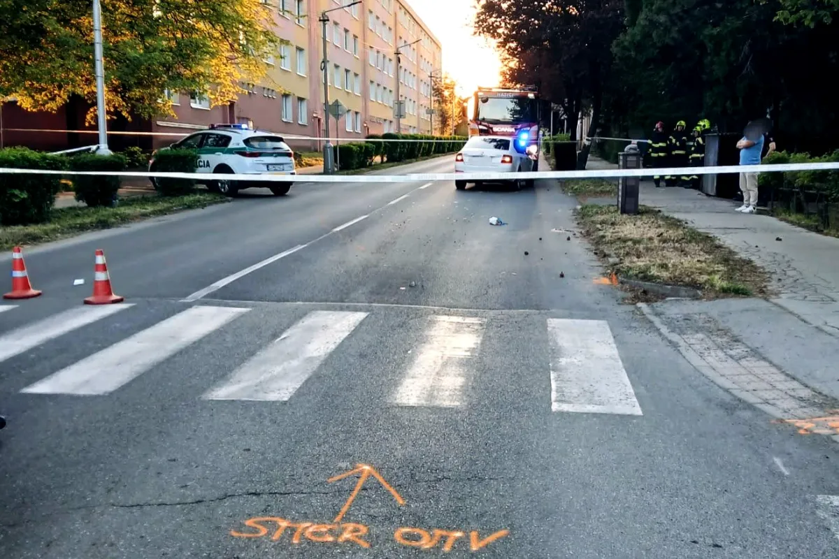 V Lučenci zmietlo auto chodkyňu prechádzajúcu cez zebru, vrtuľník ju previezol do nemocnice s ťažkými zraneniami