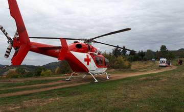 Záchranársky vrtuľník zasahoval v Banskej Štiavnici po páde muža zo strechy
