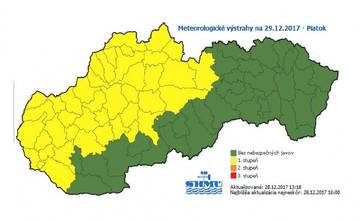Sneženie sa vracia! SHMÚ vydal výstrahu, napadnúť má niekoľko desiatok centimetrov nového snehu