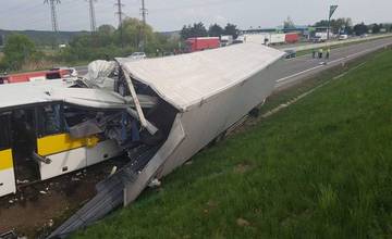 V súvislosti s nehodou pri ktorej v pondelok zahynuli dvaja ľudia polícia začala trestné stíhanie