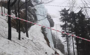 Obľubený ľadopád na Skalke pri Kremnici uzavreli. Hrozí, že bude padať ľad