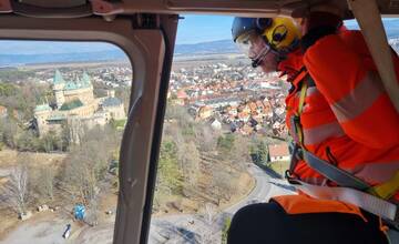 Banskobystrickí záchranári leteli na pomoc seniorovi, ktorého zasiahol elektrický prúd