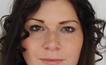 FOTO: Polícia hľadá nezvestnú Luciu z Rimavskej Soboty. Má 32 rokov, tmavé vlasy a hnedé oči
