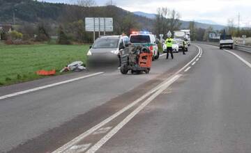 Dopravná nehoda pri Slovenskej Ľupči. Dodávka narazila do cestárov, ktorí pracovali na ceste