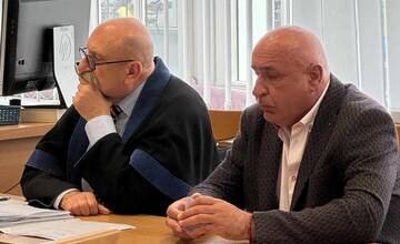 VIDEO: Zrazil dvoch hasičov, obaja zomreli. Čo povedal pred súdom obvinený z tragédie pri obci Sása?