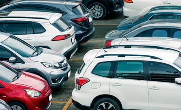 FOTO: Koľko zaplatia Banskobystričania za parkovanie v nových rezidentských zónach?