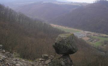 Tip na výlet: Vydajte sa slovenským pralesom k Čertovej skale. Načerpáte silu aj nové vedomosti