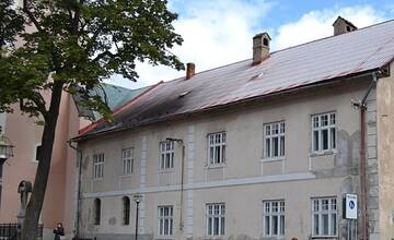Čo sa stane s bývalým špitálom v Kremnici? Občania môžu vyplniť dotazník a rozhodnúť o jeho osude