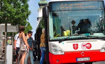 Zvolenčania môžu nechať autá doma. V piatok majú autobusovú dopravu zadarmo