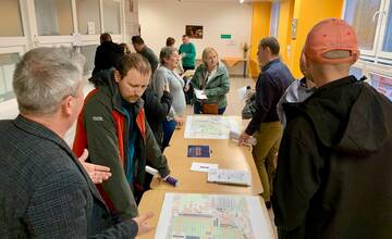 Ako sa zmení parkovanie v Banskej Bystrici? Mesto sa dnes stretne s obyvateľmi