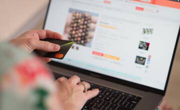 Týmto e-shopom sa radšej vyhnite. Môžu vás okradnúť a zneužiť vaše osobné údaje