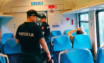 Vo vlakoch stretnete viac policajtov. Aktuálne prebieha akcia s názvom Aktívny štít