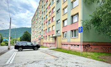 V Radvani-Kráľovej konečne dokončili nové parkovisko, pribudol aj chodník pre peších