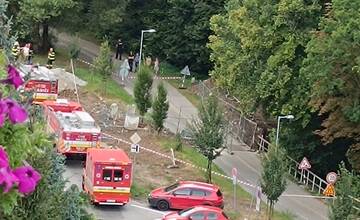 Banskou Bystricou sa ozval silný výbuch. Na miesto smerovali policajti aj hasiči, čo ho spôsobilo?