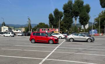 FOTO: V Banskej Bystrici vzniklo nové bezplatné parkovisko. Kto ho môže využívať?