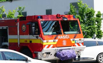 Ministerstvo vnútra otvorilo hasičskú autoškolu v Lešti. Naučia ich šoférovať aj v náročnom teréne