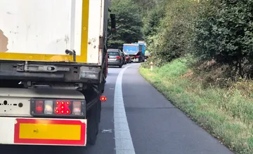 Na Tajovského ulici si niekoľko minút počkáte. V Bystrici sa tvoria kolóny, Šalková je však prejazdná