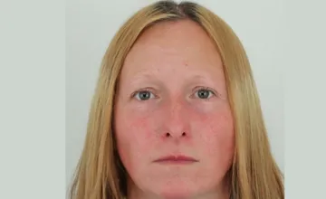 Polícia z Revúcej pátra po nezvestnej Denise. Čelí trestnému stíhaniu za zanedbanie povinnej výživy 