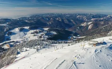 V okresoch Banská Bystrica a Brezno rátajte so silným horským vetrom. Dosiahnuť môže úroveň víchrice