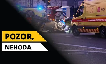 Na R1 smerom z Nitry pred Novou Baňou došlo k hromadnej nehode. Zranené neboli žiadne osoby