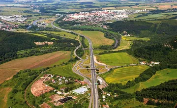 Nebezpečná križovatka v Šášovskom podhradí sa stane minulosťou, kraj na ňu vyčlenil 600-tisíc eur