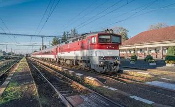 Začína výluka medzi Žarnovicou a Levicami, vlaky nahradia autobusy. Ktorých staníc v Banskobystrickom kraji sa dotkne?