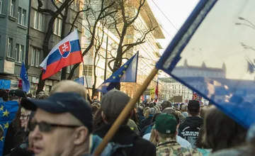V piatich mestách Banskobystrického kraja vo štvrtok a piatok pokračujú protesty Slovensko je Európa