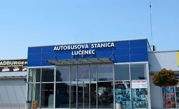 Cestujúca opísala neporiadok a obťažovanie na lučeneckej stanici. Už dávno som nezažila také zlé podmienky, tvrdí
