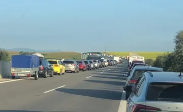 Na R2 pri Zvolene došlo k hromadnej nehode, úsek uzavreli, kadiaľ vedie obchádzka? 