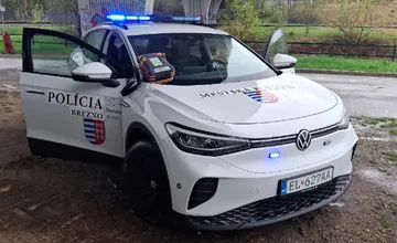 Zásah breznianskych policajtov zachránil život šesťmesačného bábätka, ich odvážny čin si vyslúžil rešpekt obyvateľov