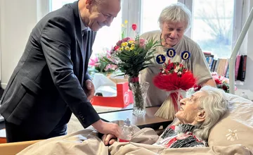 FOTO: Bystričanka Margita oslávila storočné jubileum. Vždy bola aktívna, pracovitá a plná chuti do života, hovorí rodina
