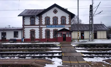 VIDEO: Rozhodnutie ZSSK o ukončení predaja lístkov v Žiari sa stretlo s nevôľou obyvateľov, primátor žiada riešenie