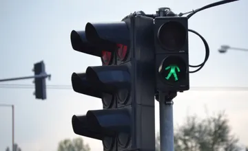 Vodiči vo Zvolene, pozor: Na frekventovanej križovatke pod zámkom od rána nefungujú semafory