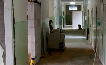 Chirurgia v Brezne prechádza rekonštrukciou, pacienti obnovu vítajú, Eva má skúsenosť s liečbou v preplnených izbách