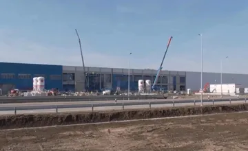 Fabrika na tepelné čerpadlá na Gemeri má po viacerých odkladoch čoskoro spustiť výrobu, prácu tu nájdu stovky ľudí