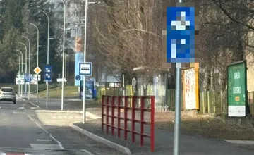Nové dopravné značky v Bystrici pôsobia mätúco, obyvatelia sa boja aj o bezpečnosť detí, mesto reaguje